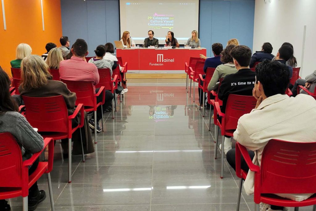 tres iniciativas exitosas de emprendimiento artístico en los 29 Coloquios Cultura Visual Contemporánea de la Fundación Mainel