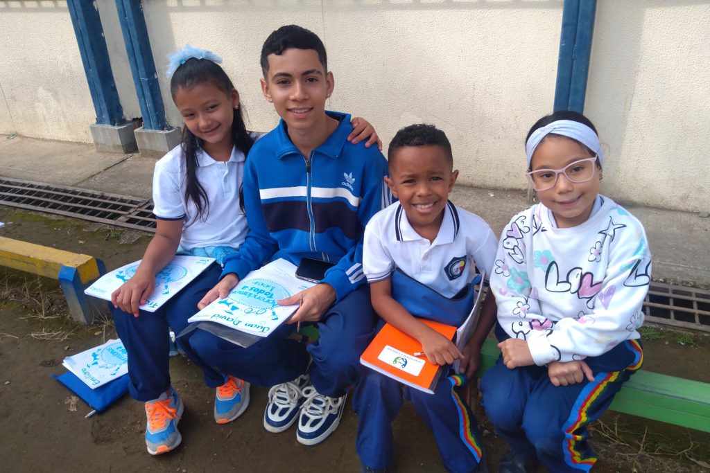 Estudiantes participantes en el proyecto IWOKA