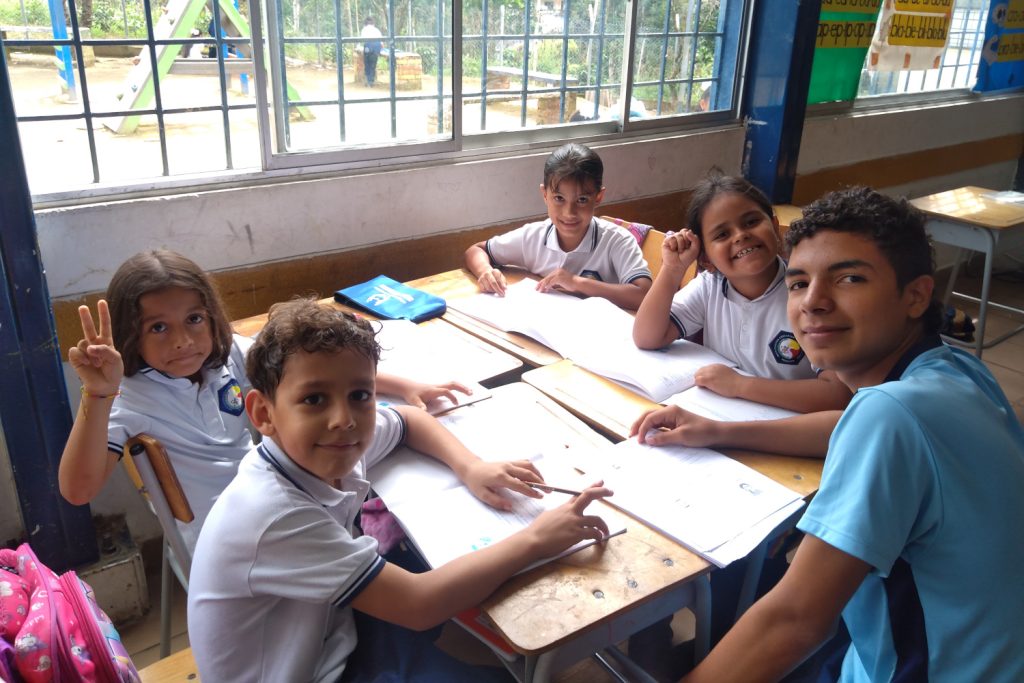 Estudiantes participantes en el modelo Iwoka