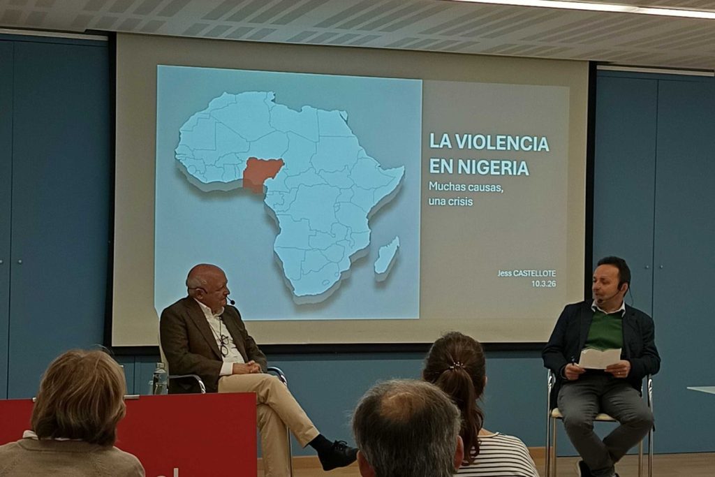 Jess Castellote en La Hora Azul sobre la violencia en Nigeria. Le presenta Héctor González, de la APPV. Marzo de 2026.