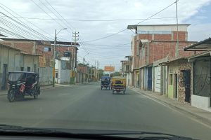 Viaje a Piura, en Perú, para visitar dos proyectos en marcha en los que colabora la Fundación Mainel. En Lalaquiz con la Universidad de Piura y FIAD, financiado por la Generalitat Valenciana, y en Sechura con FPS y ESCAES, financiado por AECID.